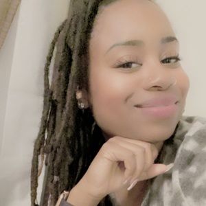 Meet your Posher, Letitia